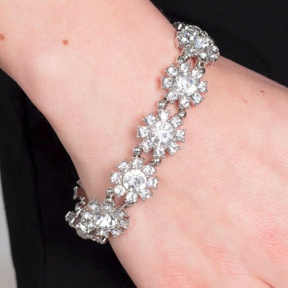 Paparazzi Jewelry Accessories - Premium Perennial - White Bracelet - Vintage - Picture 3 of 4